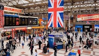 A Walk Through The London Victoria Station London England [upl. by Nnairrehs]